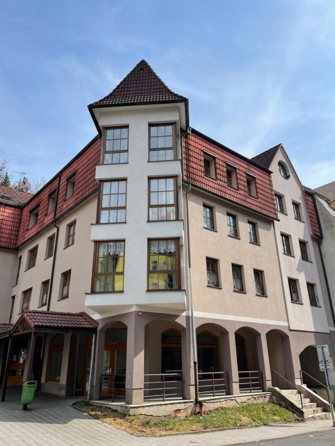Apartmany U Posty Яхимов Екстериор снимка